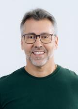 Fotografia oficial de LÉO GADELHA
