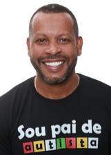 Fotografia oficial de LEON GOMES