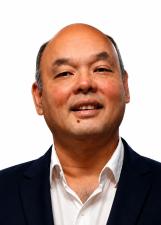 Fotografia oficial de DR CHOU YI