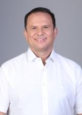 Fotografia oficial de JAMES BEL